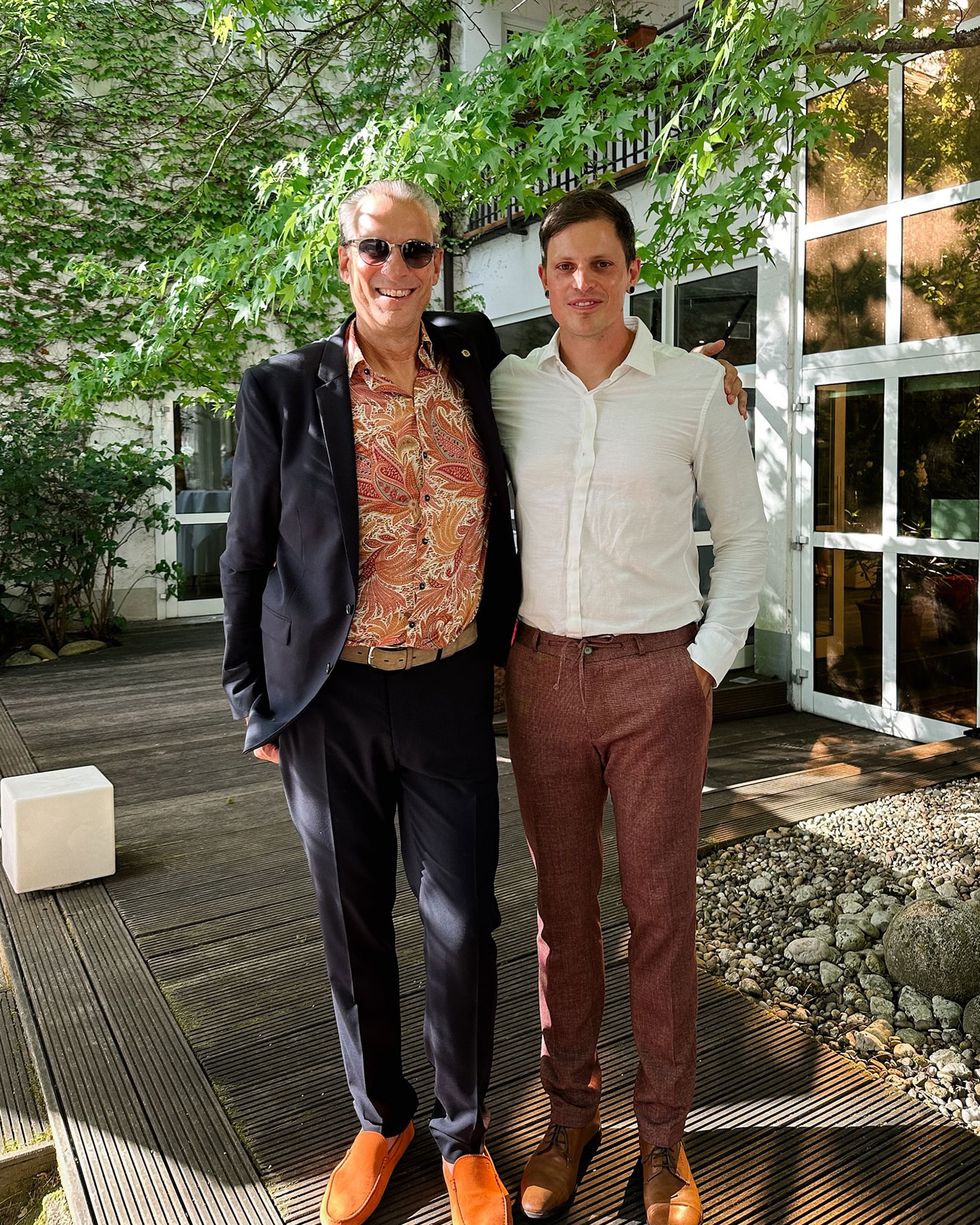 Steven Megerle bei einem Event des Lions Club Wittlich mit dem amtierenden Präsidenten Achim Paluch, Geschäftsführer der Fahrschule Speed