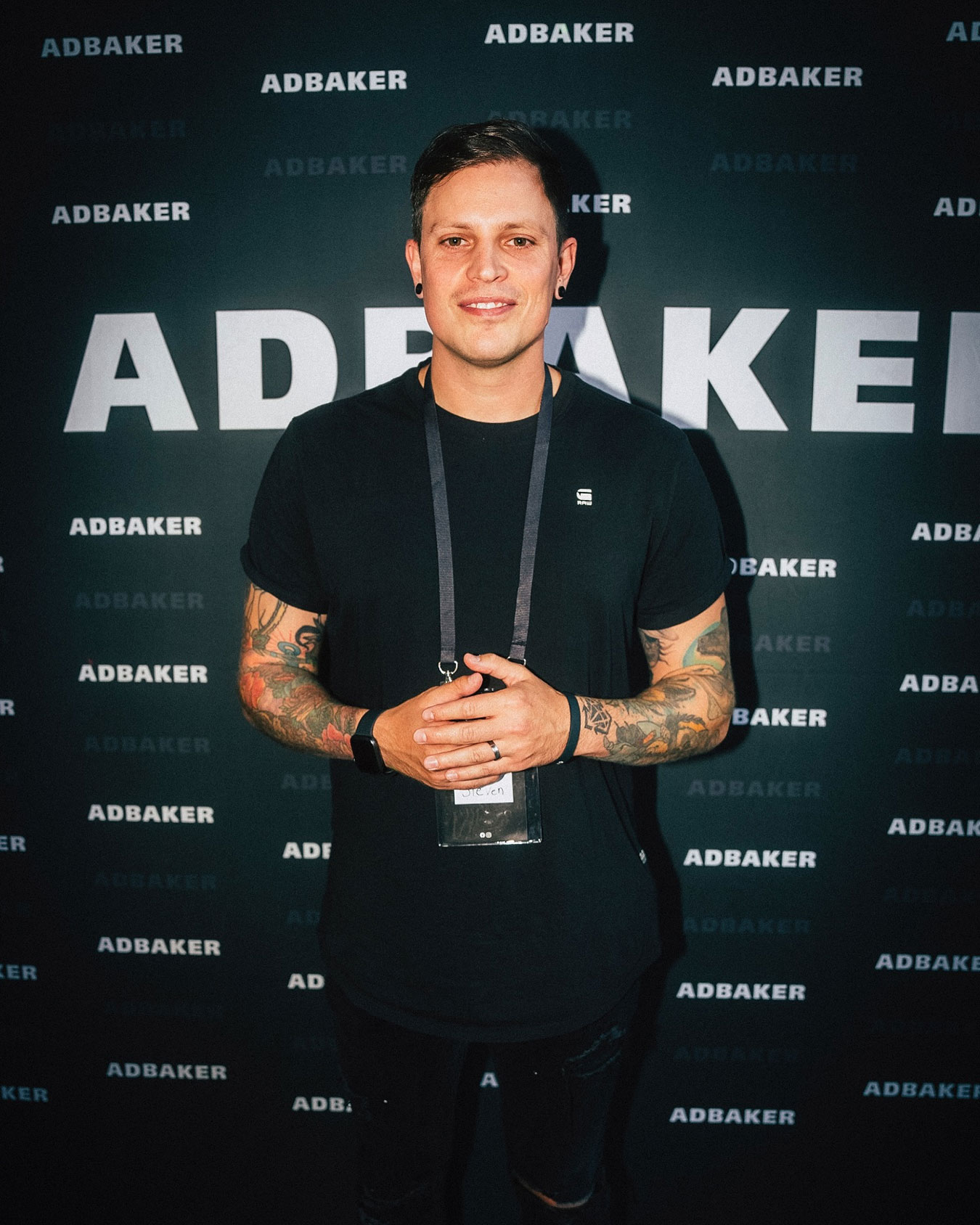 Steven Megerle auf einem Event bei AdBaker in Köln zum Thema Social Ads und Performance Marketing